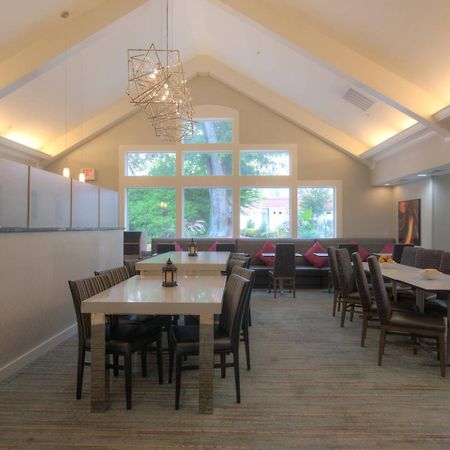 Residence Inn Atlanta Buckhead/Lenox Park Шамбли Екстериор снимка