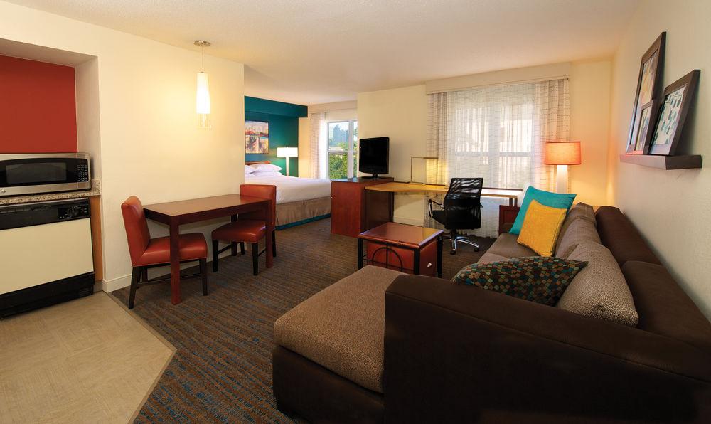 Residence Inn Atlanta Buckhead/Lenox Park Шамбли Екстериор снимка