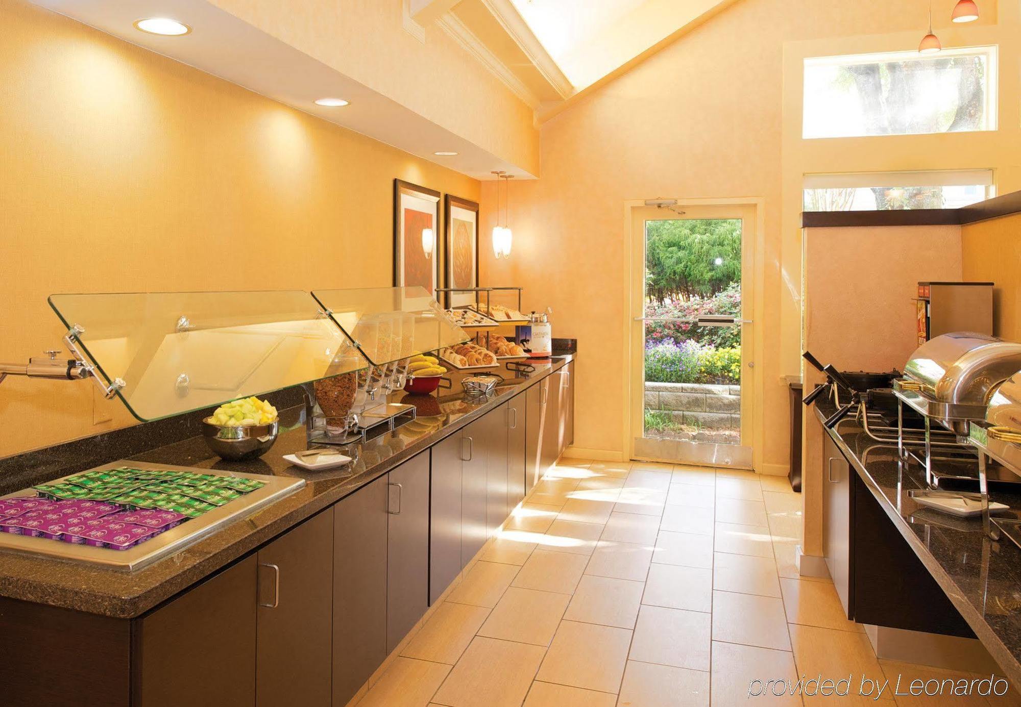 Residence Inn Atlanta Buckhead/Lenox Park Шамбли Екстериор снимка